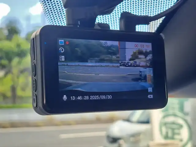 トヨタ ＲＡＶ４ G Zパッケージ 大阪府 2021(令3)年 3.2万km ホワイトパールクリスタルシャイン /禁煙車//純正オプション9インチSDナビ/NSZT-Y68T//Bluetooth/CD/DVD/HDMI//フルセグテレビ/バックカメラ//アダクティブクルーズコントロール//運転席メモリー付パワーシート//前席シートヒーター//ワイヤレス充電規格Qi//ステアリングヒーター//デジタルインナーミラー//ブラインドスポットモニター//クリアランスソナー//ハンズフリーパワーバックドア//衝突被害軽減ブレーキ//LEDヘッドライト//前後ドライブレコーダー//純正19インチアルミホイール//保証書//取扱説明書//スペアキー