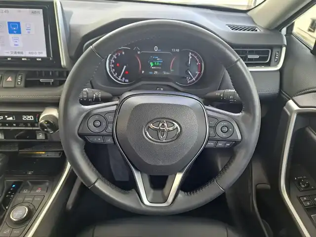 トヨタ ＲＡＶ４ G Zパッケージ 大阪府 2021(令3)年 3.2万km ホワイトパールクリスタルシャイン /禁煙車//純正オプション9インチSDナビ/NSZT-Y68T//Bluetooth/CD/DVD/HDMI//フルセグテレビ/バックカメラ//アダクティブクルーズコントロール//運転席メモリー付パワーシート//前席シートヒーター//ワイヤレス充電規格Qi//ステアリングヒーター//デジタルインナーミラー//ブラインドスポットモニター//クリアランスソナー//ハンズフリーパワーバックドア//衝突被害軽減ブレーキ//LEDヘッドライト//前後ドライブレコーダー//純正19インチアルミホイール//保証書//取扱説明書//スペアキー