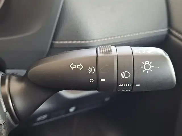 トヨタ ＲＡＶ４ G Zパッケージ 大阪府 2021(令3)年 3.2万km ホワイトパールクリスタルシャイン /禁煙車//純正オプション9インチSDナビ/NSZT-Y68T//Bluetooth/CD/DVD/HDMI//フルセグテレビ/バックカメラ//アダクティブクルーズコントロール//運転席メモリー付パワーシート//前席シートヒーター//ワイヤレス充電規格Qi//ステアリングヒーター//デジタルインナーミラー//ブラインドスポットモニター//クリアランスソナー//ハンズフリーパワーバックドア//衝突被害軽減ブレーキ//LEDヘッドライト//前後ドライブレコーダー//純正19インチアルミホイール//保証書//取扱説明書//スペアキー