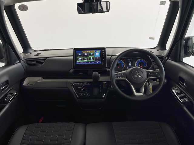 三菱 デリカミニ T プレミアム 愛知県 2025(令7)年 0.1千km 緑Ⅱ 未使用車・新車/９型ディスプレイオーディオ/全方位カメラ/Bluetooth・AppleCarPlay・AndroidAuto・USB/ルーフレール/ファブリック＆合皮シート/前席シートヒーター/ヒルディセントコントロール/ヒルスタートアシスト/アイドリングストップ/ACC/車線維持支援/車線逸脱警報/先行車発進告知/LEDヘッドライト/オートライト/オートマチックハイビーム/革巻きステアリング/ステアリングスイッチ/パドルシフト/電子パーキングブレーキ/オートホールド/スマートキー/プッシュスタート/スペアキー/新車保証書・取扱説明書