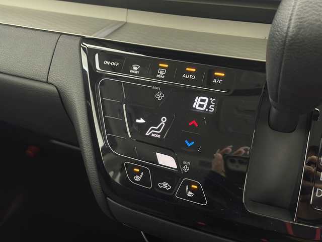 三菱 デリカミニ T プレミアム 愛知県 2025(令7)年 0.1千km 緑Ⅱ 未使用車・新車/９型ディスプレイオーディオ/全方位カメラ/Bluetooth・AppleCarPlay・AndroidAuto・USB/ルーフレール/ファブリック＆合皮シート/前席シートヒーター/ヒルディセントコントロール/ヒルスタートアシスト/アイドリングストップ/ACC/車線維持支援/車線逸脱警報/先行車発進告知/LEDヘッドライト/オートライト/オートマチックハイビーム/革巻きステアリング/ステアリングスイッチ/パドルシフト/電子パーキングブレーキ/オートホールド/スマートキー/プッシュスタート/スペアキー/新車保証書・取扱説明書