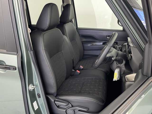 三菱 デリカミニ T プレミアム 愛知県 2025(令7)年 0.1千km 緑Ⅱ 未使用車・新車/９型ディスプレイオーディオ/全方位カメラ/Bluetooth・AppleCarPlay・AndroidAuto・USB/ルーフレール/ファブリック＆合皮シート/前席シートヒーター/ヒルディセントコントロール/ヒルスタートアシスト/アイドリングストップ/ACC/車線維持支援/車線逸脱警報/先行車発進告知/LEDヘッドライト/オートライト/オートマチックハイビーム/革巻きステアリング/ステアリングスイッチ/パドルシフト/電子パーキングブレーキ/オートホールド/スマートキー/プッシュスタート/スペアキー/新車保証書・取扱説明書