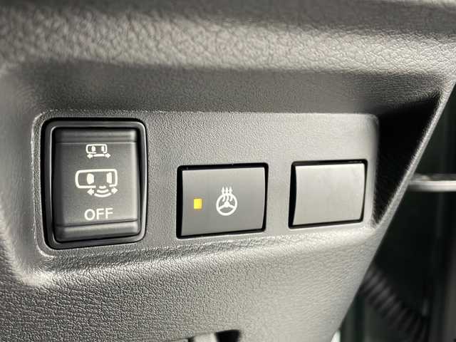 三菱 デリカミニ T プレミアム 愛知県 2025(令7)年 0.1千km 緑Ⅱ 未使用車・新車/９型ディスプレイオーディオ/全方位カメラ/Bluetooth・AppleCarPlay・AndroidAuto・USB/ルーフレール/ファブリック＆合皮シート/前席シートヒーター/ヒルディセントコントロール/ヒルスタートアシスト/アイドリングストップ/ACC/車線維持支援/車線逸脱警報/先行車発進告知/LEDヘッドライト/オートライト/オートマチックハイビーム/革巻きステアリング/ステアリングスイッチ/パドルシフト/電子パーキングブレーキ/オートホールド/スマートキー/プッシュスタート/スペアキー/新車保証書・取扱説明書