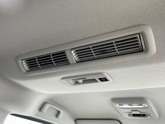 三菱 デリカミニ T プレミアム 愛知県 2025(令7)年 0.1千km 緑Ⅱ 未使用車・新車/９型ディスプレイオーディオ/全方位カメラ/Bluetooth・AppleCarPlay・AndroidAuto・USB/ルーフレール/ファブリック＆合皮シート/前席シートヒーター/ヒルディセントコントロール/ヒルスタートアシスト/アイドリングストップ/ACC/車線維持支援/車線逸脱警報/先行車発進告知/LEDヘッドライト/オートライト/オートマチックハイビーム/革巻きステアリング/ステアリングスイッチ/パドルシフト/電子パーキングブレーキ/オートホールド/スマートキー/プッシュスタート/スペアキー/新車保証書・取扱説明書