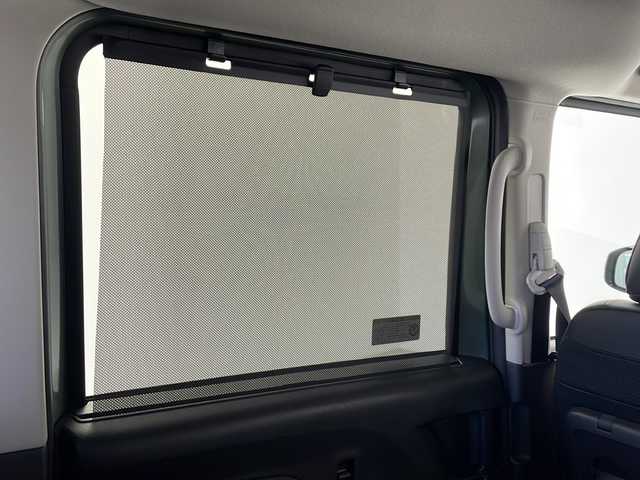 三菱 デリカミニ T プレミアム 愛知県 2025(令7)年 0.1千km 緑Ⅱ 未使用車・新車/９型ディスプレイオーディオ/全方位カメラ/Bluetooth・AppleCarPlay・AndroidAuto・USB/ルーフレール/ファブリック＆合皮シート/前席シートヒーター/ヒルディセントコントロール/ヒルスタートアシスト/アイドリングストップ/ACC/車線維持支援/車線逸脱警報/先行車発進告知/LEDヘッドライト/オートライト/オートマチックハイビーム/革巻きステアリング/ステアリングスイッチ/パドルシフト/電子パーキングブレーキ/オートホールド/スマートキー/プッシュスタート/スペアキー/新車保証書・取扱説明書