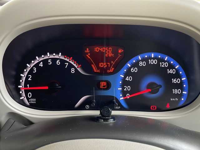 日産 キューブ 15X Vセレクション 福島県 2012(平24)年 10.4万km ラディアントレッド 登録時走行距離　　104050ｋｍ/純正SDナビ/【ＡＭ/FM/CD/DVD/SD/USB/BT/VTR/AUX/フルセグ】/プッシュスタート/ＥＴＣ/オートライト/ドアバイザー/パワーウィンドウ/電動格納ミラー/ベンチシート/純正フロアマット/社外ＡＷ/LEDヘッドライト/フォグランプ