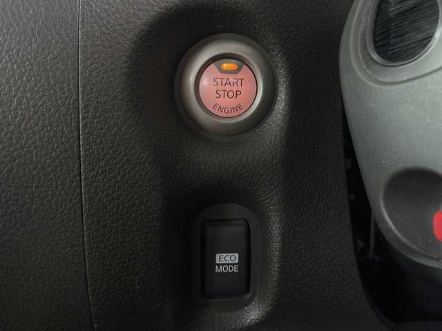 日産 キューブ 15X Vセレクション 福島県 2012(平24)年 10.4万km ラディアントレッド 登録時走行距離　　104050ｋｍ/純正SDナビ/【ＡＭ/FM/CD/DVD/SD/USB/BT/VTR/AUX/フルセグ】/プッシュスタート/ＥＴＣ/オートライト/ドアバイザー/パワーウィンドウ/電動格納ミラー/ベンチシート/純正フロアマット/社外ＡＷ/LEDヘッドライト/フォグランプ