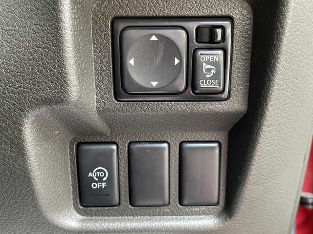 日産 キューブ 15X Vセレクション 福島県 2012(平24)年 10.4万km ラディアントレッド 登録時走行距離　　104050ｋｍ/純正SDナビ/【ＡＭ/FM/CD/DVD/SD/USB/BT/VTR/AUX/フルセグ】/プッシュスタート/ＥＴＣ/オートライト/ドアバイザー/パワーウィンドウ/電動格納ミラー/ベンチシート/純正フロアマット/社外ＡＷ/LEDヘッドライト/フォグランプ