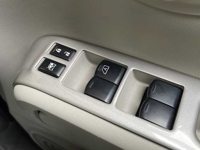 日産 キューブ 15X Vセレクション 福島県 2012(平24)年 10.4万km ラディアントレッド 登録時走行距離　　104050ｋｍ/純正SDナビ/【ＡＭ/FM/CD/DVD/SD/USB/BT/VTR/AUX/フルセグ】/プッシュスタート/ＥＴＣ/オートライト/ドアバイザー/パワーウィンドウ/電動格納ミラー/ベンチシート/純正フロアマット/社外ＡＷ/LEDヘッドライト/フォグランプ