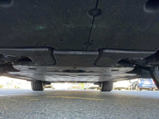 レクサス ＲＺ 450e Fスポーツ パフォーマンス 山口県 2024(令6)年 1.4万km パールⅡ ワンオーナー/100台限定車/純正ディスプレイオーディオ/・フルセグTV/・Bluetooth接続/・ナビキッド/アラウンドビューモニター/純正フロントカーボンスポイラー/純正リアカーボンスポイラー/純正カーボンウィング/純正カーボンルーフ/純正ブルーブレーキキャリパー/ビルトインETC/ドライブレコーダー/Lexus Safety System +/・プリクラッシュセーフティ/・レーンディパーチャーアラート/・レーダークルーズコントロール/・アダプティブハイビームシステム/・ロードサインアシスト/・発進遅れ告知機能/・ドライバー異常時対応システム/・フロントクロストラフィックアラート/・プロアクティブドライビングアシスト/パドルシフト/ハーフレザーシート/パワーシートD席/N席/シートヒーター/エアシート/ステアリングヒーター/スマートキー/プッシュスタート/スペアキー２本/ワイヤレス充電/USB入力端子/パワーバックドア/純正フロアマット/純正LEDライト/純正21インチ特別仕様アルミホイール/ウィンカーミラー/保証書