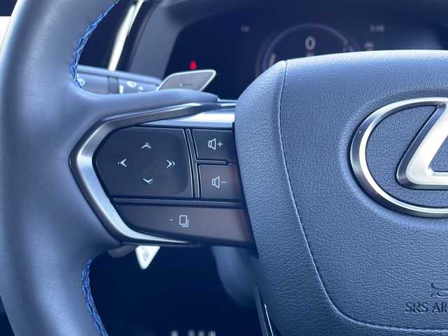 レクサス ＲＺ 450e Fスポーツ パフォーマンス 山口県 2024(令6)年 1.4万km パールⅡ ワンオーナー/100台限定車/純正ディスプレイオーディオ/・フルセグTV/・Bluetooth接続/・ナビキッド/アラウンドビューモニター/純正フロントカーボンスポイラー/純正リアカーボンスポイラー/純正カーボンウィング/純正カーボンルーフ/純正ブルーブレーキキャリパー/ビルトインETC/ドライブレコーダー/Lexus Safety System +/・プリクラッシュセーフティ/・レーンディパーチャーアラート/・レーダークルーズコントロール/・アダプティブハイビームシステム/・ロードサインアシスト/・発進遅れ告知機能/・ドライバー異常時対応システム/・フロントクロストラフィックアラート/・プロアクティブドライビングアシスト/パドルシフト/ハーフレザーシート/パワーシートD席/N席/シートヒーター/エアシート/ステアリングヒーター/スマートキー/プッシュスタート/スペアキー２本/ワイヤレス充電/USB入力端子/パワーバックドア/純正フロアマット/純正LEDライト/純正21インチ特別仕様アルミホイール/ウィンカーミラー/保証書