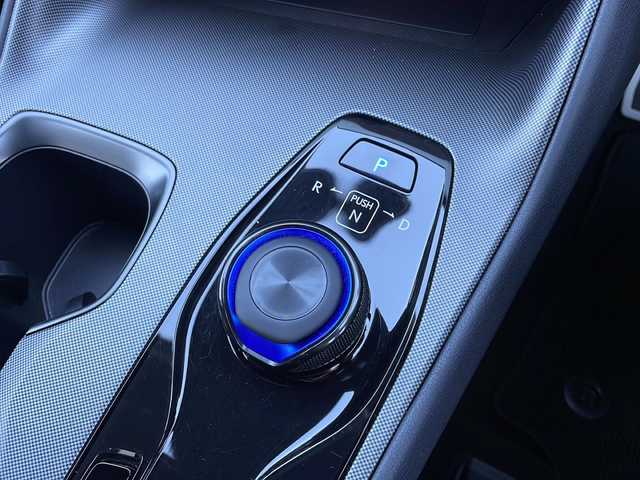 レクサス ＲＺ 450e Fスポーツ パフォーマンス 山口県 2024(令6)年 1.4万km パールⅡ ワンオーナー/100台限定車/純正ディスプレイオーディオ/・フルセグTV/・Bluetooth接続/・ナビキッド/アラウンドビューモニター/純正フロントカーボンスポイラー/純正リアカーボンスポイラー/純正カーボンウィング/純正カーボンルーフ/純正ブルーブレーキキャリパー/ビルトインETC/ドライブレコーダー/Lexus Safety System +/・プリクラッシュセーフティ/・レーンディパーチャーアラート/・レーダークルーズコントロール/・アダプティブハイビームシステム/・ロードサインアシスト/・発進遅れ告知機能/・ドライバー異常時対応システム/・フロントクロストラフィックアラート/・プロアクティブドライビングアシスト/パドルシフト/ハーフレザーシート/パワーシートD席/N席/シートヒーター/エアシート/ステアリングヒーター/スマートキー/プッシュスタート/スペアキー２本/ワイヤレス充電/USB入力端子/パワーバックドア/純正フロアマット/純正LEDライト/純正21インチ特別仕様アルミホイール/ウィンカーミラー/保証書