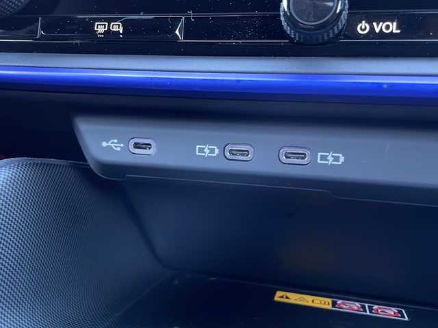 レクサス ＲＺ 450e Fスポーツ パフォーマンス 山口県 2024(令6)年 1.4万km パールⅡ ワンオーナー/100台限定車/純正ディスプレイオーディオ/・フルセグTV/・Bluetooth接続/・ナビキッド/アラウンドビューモニター/純正フロントカーボンスポイラー/純正リアカーボンスポイラー/純正カーボンウィング/純正カーボンルーフ/純正ブルーブレーキキャリパー/ビルトインETC/ドライブレコーダー/Lexus Safety System +/・プリクラッシュセーフティ/・レーンディパーチャーアラート/・レーダークルーズコントロール/・アダプティブハイビームシステム/・ロードサインアシスト/・発進遅れ告知機能/・ドライバー異常時対応システム/・フロントクロストラフィックアラート/・プロアクティブドライビングアシスト/パドルシフト/ハーフレザーシート/パワーシートD席/N席/シートヒーター/エアシート/ステアリングヒーター/スマートキー/プッシュスタート/スペアキー２本/ワイヤレス充電/USB入力端子/パワーバックドア/純正フロアマット/純正LEDライト/純正21インチ特別仕様アルミホイール/ウィンカーミラー/保証書