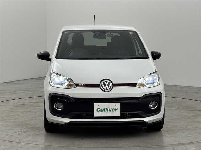 フォルクスワーゲン アップ ＧＴＩ 福岡県 2018(平30)年 0.7万km パール ６ＭＴ　/純正オーディオ／Ｂｌｕｅｔｏｏｔｈ　/ＥＴＣ２．０　/ドライブレコーダー　/クルーズコントロール　/衝突被害軽減システム　/アイドリングストップ　/シートヒーター　/純正１７インチＡＷ　/純正フロアマット