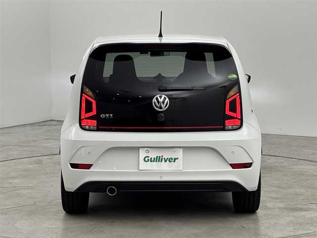フォルクスワーゲン アップ ＧＴＩ 福岡県 2018(平30)年 0.7万km パール ６ＭＴ　/純正オーディオ／Ｂｌｕｅｔｏｏｔｈ　/ＥＴＣ２．０　/ドライブレコーダー　/クルーズコントロール　/衝突被害軽減システム　/アイドリングストップ　/シートヒーター　/純正１７インチＡＷ　/純正フロアマット