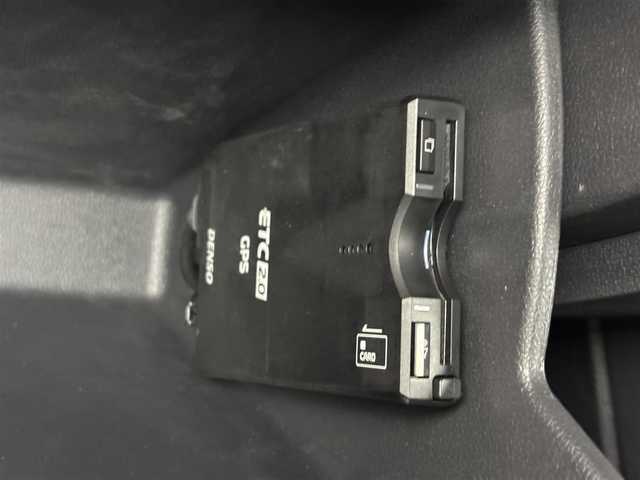 フォルクスワーゲン アップ ＧＴＩ 福岡県 2018(平30)年 0.7万km パール ６ＭＴ　/純正オーディオ／Ｂｌｕｅｔｏｏｔｈ　/ＥＴＣ２．０　/ドライブレコーダー　/クルーズコントロール　/衝突被害軽減システム　/アイドリングストップ　/シートヒーター　/純正１７インチＡＷ　/純正フロアマット