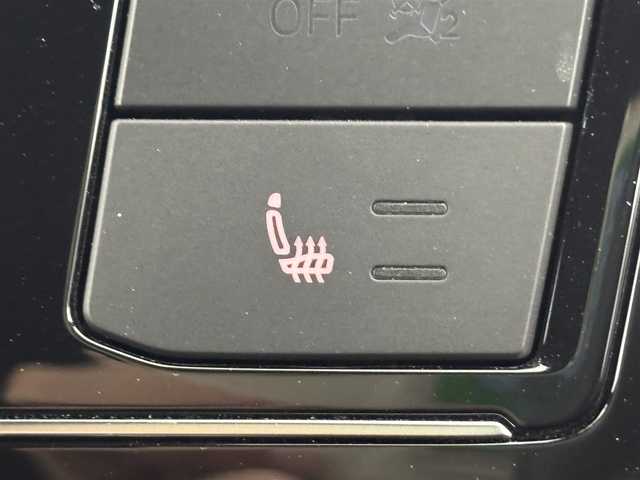 フォルクスワーゲン アップ ＧＴＩ 福岡県 2018(平30)年 0.7万km パール ６ＭＴ　/純正オーディオ／Ｂｌｕｅｔｏｏｔｈ　/ＥＴＣ２．０　/ドライブレコーダー　/クルーズコントロール　/衝突被害軽減システム　/アイドリングストップ　/シートヒーター　/純正１７インチＡＷ　/純正フロアマット