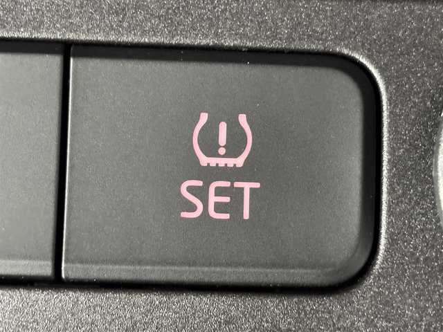 フォルクスワーゲン アップ ＧＴＩ 福岡県 2018(平30)年 0.7万km パール ６ＭＴ　/純正オーディオ／Ｂｌｕｅｔｏｏｔｈ　/ＥＴＣ２．０　/ドライブレコーダー　/クルーズコントロール　/衝突被害軽減システム　/アイドリングストップ　/シートヒーター　/純正１７インチＡＷ　/純正フロアマット