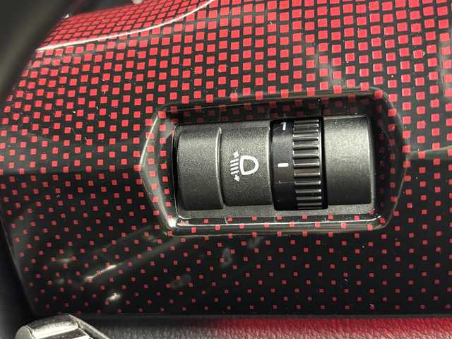 フォルクスワーゲン アップ ＧＴＩ 福岡県 2018(平30)年 0.7万km パール ６ＭＴ　/純正オーディオ／Ｂｌｕｅｔｏｏｔｈ　/ＥＴＣ２．０　/ドライブレコーダー　/クルーズコントロール　/衝突被害軽減システム　/アイドリングストップ　/シートヒーター　/純正１７インチＡＷ　/純正フロアマット