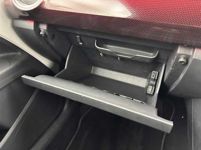 フォルクスワーゲン アップ ＧＴＩ 福岡県 2018(平30)年 0.7万km パール ６ＭＴ　/純正オーディオ／Ｂｌｕｅｔｏｏｔｈ　/ＥＴＣ２．０　/ドライブレコーダー　/クルーズコントロール　/衝突被害軽減システム　/アイドリングストップ　/シートヒーター　/純正１７インチＡＷ　/純正フロアマット