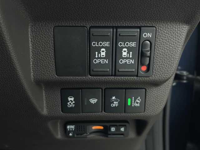 ホンダ フリード＋ G ホンダセンシング 秋田県 2019(令1)年 1.8万km ミッドナイトブルービームM 4WD/純正メモリナビ　/AM/FM/Bluetooth/CD/DVD/両側パワースライドドア　/衝突被害軽減ブレーキ　/レーダークルーズコントロール　/横滑り防止装置　/レーンキープアシスト　/バックカメラ　/ビルトインETC　/LEDヘッドライト　/オートライト/前席シートヒーター　/前後ドライブレコーダー/プッシュスタート/サイドバイザー/ステアリングリモコン/純正フロアマット