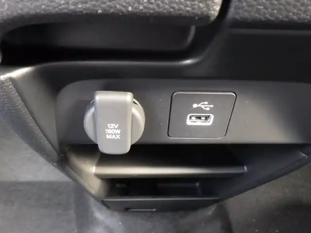 ホンダ フリード ハイブリット e:HEV AIR EX 千葉県 2025(令7)年 0.1千km クリスタルブラックパール e:HEV エアー　EX　2LB40Z　6人　9インチナビ　LXM-242ZFNI(207680円)/ホンダセンシング/・衝突軽減ブレーキ（CMBS）/・車線維持支援システム（LKAS）/・アダプティブクルーズコントロール（ACC）/・ブラインドスポットインフォメーション/・後方誤発進抑制機能/・誤発進抑制機能/両側パワースライドドア/ハーフレザーシート/前席シートヒーター/純正コネクトナビ/地デジTV/【Apple CarPlay　Android Auto対応】/【Bluetooth接続】/バックカメラ/革巻きステアリング/ステアリングスイッチ/LEDヘッドライト/ウインカーミラー/コーナーセンサー/純正15インチアルミホイル/サイド/カーテンエアバッグ/Honda スマートキー