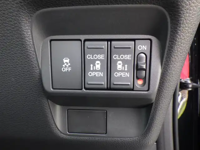 ホンダ フリード ハイブリット e:HEV AIR EX 千葉県 2025(令7)年 0.1千km クリスタルブラックパール e:HEV エアー　EX　2LB40Z　6人　9インチナビ　LXM-242ZFNI(207680円)/ホンダセンシング/・衝突軽減ブレーキ（CMBS）/・車線維持支援システム（LKAS）/・アダプティブクルーズコントロール（ACC）/・ブラインドスポットインフォメーション/・後方誤発進抑制機能/・誤発進抑制機能/両側パワースライドドア/ハーフレザーシート/前席シートヒーター/純正コネクトナビ/地デジTV/【Apple CarPlay　Android Auto対応】/【Bluetooth接続】/バックカメラ/革巻きステアリング/ステアリングスイッチ/LEDヘッドライト/ウインカーミラー/コーナーセンサー/純正15インチアルミホイル/サイド/カーテンエアバッグ/Honda スマートキー