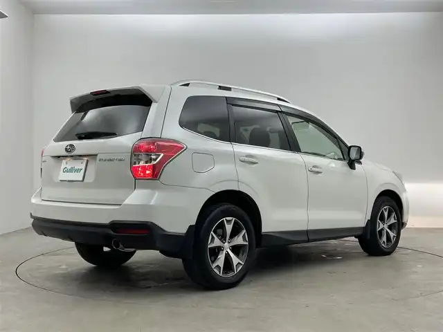 スバル フォレスター Xブレイク 埼玉県 2015(平27)年 7.7万km クリスタルホワイトP アイサイトｖｅｒ２　純正ナビ　フリップダウンモニター　バックカメラ　ＥＴＣ　レーダークルーズコントロール　シートヒーター　純正アルミホイール　スマートキー　オートライト　ＬＥＤヘッドライト　地デジＴＶ