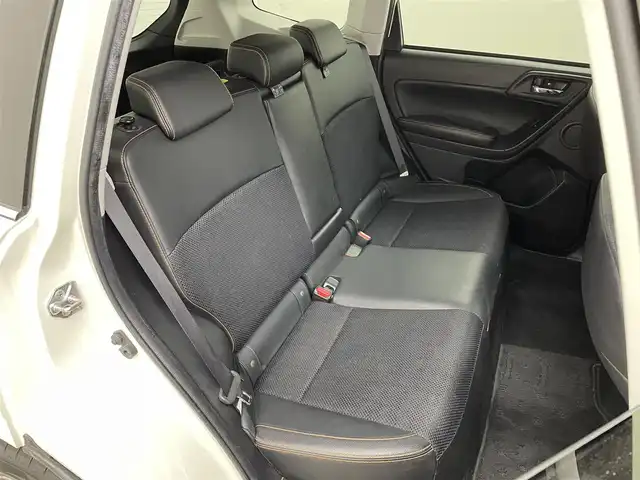 スバル フォレスター Xブレイク 埼玉県 2015(平27)年 7.7万km クリスタルホワイトP アイサイトｖｅｒ２　純正ナビ　フリップダウンモニター　バックカメラ　ＥＴＣ　レーダークルーズコントロール　シートヒーター　純正アルミホイール　スマートキー　オートライト　ＬＥＤヘッドライト　地デジＴＶ