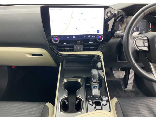 レクサス ＮＸ 350h バージョンL 道央・札幌 2023(令5)年 1.5万km ソニッククォーツ ・4WD/・サンルーフ/・純正14.1インチナビ/・BT&USB&Miracast&フルセグTV/・全方位カメラ/・パワーバックドア/・ブラインドスポットモニター/・車線逸脱防止支援システム/・パーキングサポートブレーキ/・ヘッドアップディスプレイ/・プリクラッシュセーフティ/・安心降車アシスト/・リアカメラディティクション/・ロードサインアシスト/・レーダークルーズコントロール/・パドルシフト/・レザーシート/・前席シートヒーター&ベンチレーション/・ステアリングヒーター/・D席メモリシート/・ドアミラーヒーター/・バックフォグ/・デジタルインナーミラー/・3眼LEDヘッドライト/・オートライト/・オートマチックハイビーム/・スマートキー/・プッシュスタート