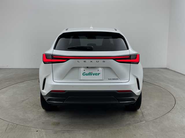 レクサス ＮＸ 350h バージョンL 兵庫県 2023(令5)年 3.3万km ソニッククォーツ ・純正14インチナビ/TV/Bluetooth/USB/Apple CarPlay/Miracast/・パノラミックビューモニター/・Lexus　Safety　System　＋/プリクラッシュセーフティ/緊急時操舵支援（アクティブ操舵機能付）/フロントクロストラフィックアラート/レーンチェンジアシスト/アダプティブハイビームシステム/・ロードサインアシスト/・プロアクティブドライビングアシスト/・リヤクロストラフィックアラート/・ブラインドスポットモニター/・パーキングサポートブレーキ/・リヤカメラディテクション/・クリアランスソナー/・アダプティブクルーズコントロール/・ＬＥＤヘッドライト/・オートライト/・フォグランプ/・パドルシフト/・ステアリングスイッチ/・パワーバックドア/・レザーシート/・パワーシート/・シートヒーター/・シートベンチレーション/・ステアリングヒーター/・前後ドライブレコーダー/・ビルトインＥＴＣ2.0/・純正20インチアルミホイール