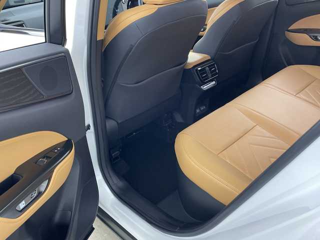 レクサス ＮＸ 350h バージョンL 兵庫県 2023(令5)年 3.3万km ソニッククォーツ ・純正14インチナビ/TV/Bluetooth/USB/Apple CarPlay/Miracast/・パノラミックビューモニター/・Lexus　Safety　System　＋/プリクラッシュセーフティ/緊急時操舵支援（アクティブ操舵機能付）/フロントクロストラフィックアラート/レーンチェンジアシスト/アダプティブハイビームシステム/・ロードサインアシスト/・プロアクティブドライビングアシスト/・リヤクロストラフィックアラート/・ブラインドスポットモニター/・パーキングサポートブレーキ/・リヤカメラディテクション/・クリアランスソナー/・アダプティブクルーズコントロール/・ＬＥＤヘッドライト/・オートライト/・フォグランプ/・パドルシフト/・ステアリングスイッチ/・パワーバックドア/・レザーシート/・パワーシート/・シートヒーター/・シートベンチレーション/・ステアリングヒーター/・前後ドライブレコーダー/・ビルトインＥＴＣ2.0/・純正20インチアルミホイール