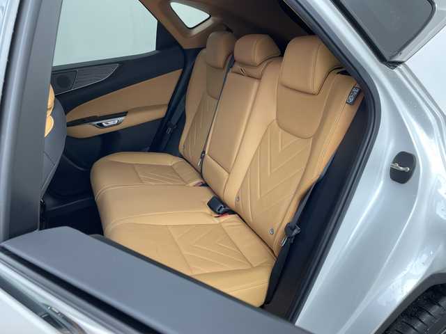 レクサス ＮＸ 350h バージョンL 兵庫県 2023(令5)年 3.3万km ソニッククォーツ ・純正14インチナビ/TV/Bluetooth/USB/Apple CarPlay/Miracast/・パノラミックビューモニター/・Lexus　Safety　System　＋/プリクラッシュセーフティ/緊急時操舵支援（アクティブ操舵機能付）/フロントクロストラフィックアラート/レーンチェンジアシスト/アダプティブハイビームシステム/・ロードサインアシスト/・プロアクティブドライビングアシスト/・リヤクロストラフィックアラート/・ブラインドスポットモニター/・パーキングサポートブレーキ/・リヤカメラディテクション/・クリアランスソナー/・アダプティブクルーズコントロール/・ＬＥＤヘッドライト/・オートライト/・フォグランプ/・パドルシフト/・ステアリングスイッチ/・パワーバックドア/・レザーシート/・パワーシート/・シートヒーター/・シートベンチレーション/・ステアリングヒーター/・前後ドライブレコーダー/・ビルトインＥＴＣ2.0/・純正20インチアルミホイール