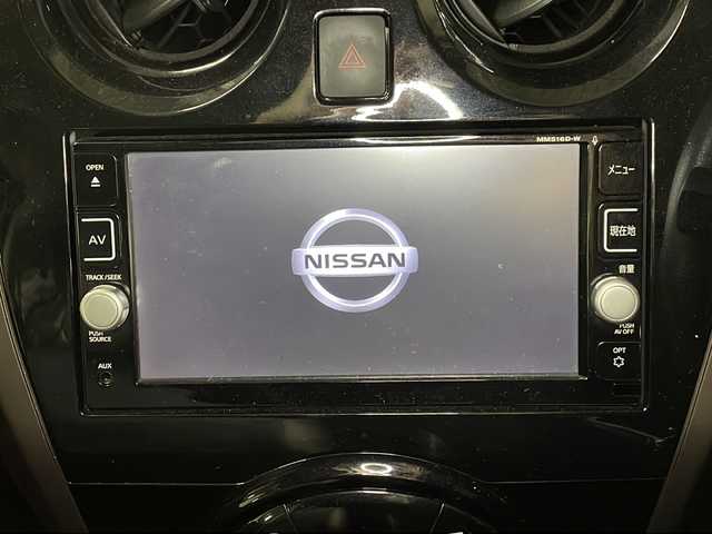 日産 ノート e－パワー メダリスト 広島県 2016(平28)年 3.5万km ブリリアントホワイトパール 純正ナビ/アラウンドビューモニター/インテリジェントルームミラー/ＥＴＣ/Blu-ray/ＬＥＤヘッドライト/前後コーナーセンサー/衝突被害軽減/レーンキープアシスト/オートライト/純正15インチアルミホイール(185/65/R15)/エアバッグ(運転席/助手席/サイド/カーテン)