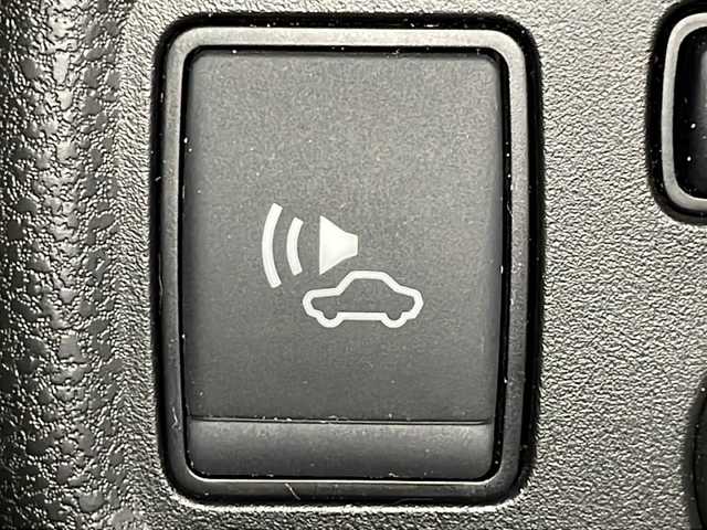 日産 ノート e－パワー メダリスト 広島県 2016(平28)年 3.5万km ブリリアントホワイトパール 純正ナビ/アラウンドビューモニター/インテリジェントルームミラー/ＥＴＣ/Blu-ray/ＬＥＤヘッドライト/前後コーナーセンサー/衝突被害軽減/レーンキープアシスト/オートライト/純正15インチアルミホイール(185/65/R15)/エアバッグ(運転席/助手席/サイド/カーテン)