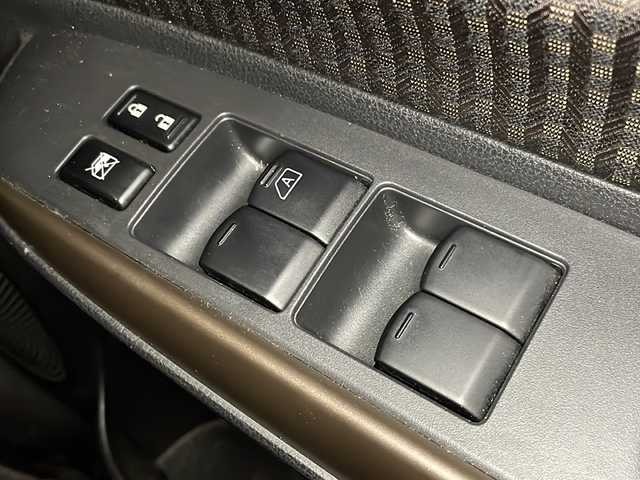 日産 ノート e－パワー メダリスト 広島県 2016(平28)年 3.5万km ブリリアントホワイトパール 純正ナビ/アラウンドビューモニター/インテリジェントルームミラー/ＥＴＣ/Blu-ray/ＬＥＤヘッドライト/前後コーナーセンサー/衝突被害軽減/レーンキープアシスト/オートライト/純正15インチアルミホイール(185/65/R15)/エアバッグ(運転席/助手席/サイド/カーテン)