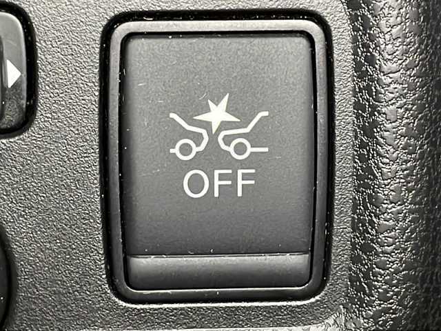 日産 ノート e－パワー メダリスト 広島県 2016(平28)年 3.5万km ブリリアントホワイトパール 純正ナビ/アラウンドビューモニター/インテリジェントルームミラー/ＥＴＣ/Blu-ray/ＬＥＤヘッドライト/前後コーナーセンサー/衝突被害軽減/レーンキープアシスト/オートライト/純正15インチアルミホイール(185/65/R15)/エアバッグ(運転席/助手席/サイド/カーテン)