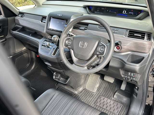 ホンダ フリード G ホンダセンシング 静岡県 2019(平31)年 6.9万km プレミアムスパークルブラックパール 純正ナビ/CD/DVD/AM/FM/フルセグTV/ipod/SD/USB/Bluetooth/AUX/主要装備/・純正ナビ　/・レーダークルーズコントロール　/・ドライブレコーダー　/・バックカメラ　/・ＥＴＣ　/・両側パワースライドドア　/・スマートキー　/・プッシュスタート　/・アイドリングストップ　/・ウォークスルー　/・ホンダセンシング/・レーンキープ/・オートライト/・ステアリングリモコン/・横滑り防止装置/・衝突軽減システム/・ヒーテッドドアミラー/・取扱説明書/・ワンオーナー/・保証書