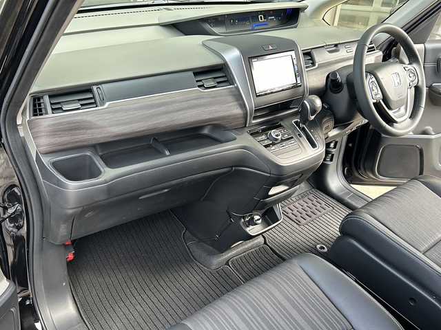 ホンダ フリード G ホンダセンシング 静岡県 2019(平31)年 6.9万km プレミアムスパークルブラックパール 純正ナビ/CD/DVD/AM/FM/フルセグTV/ipod/SD/USB/Bluetooth/AUX/主要装備/・純正ナビ　/・レーダークルーズコントロール　/・ドライブレコーダー　/・バックカメラ　/・ＥＴＣ　/・両側パワースライドドア　/・スマートキー　/・プッシュスタート　/・アイドリングストップ　/・ウォークスルー　/・ホンダセンシング/・レーンキープ/・オートライト/・ステアリングリモコン/・横滑り防止装置/・衝突軽減システム/・ヒーテッドドアミラー/・取扱説明書/・ワンオーナー/・保証書