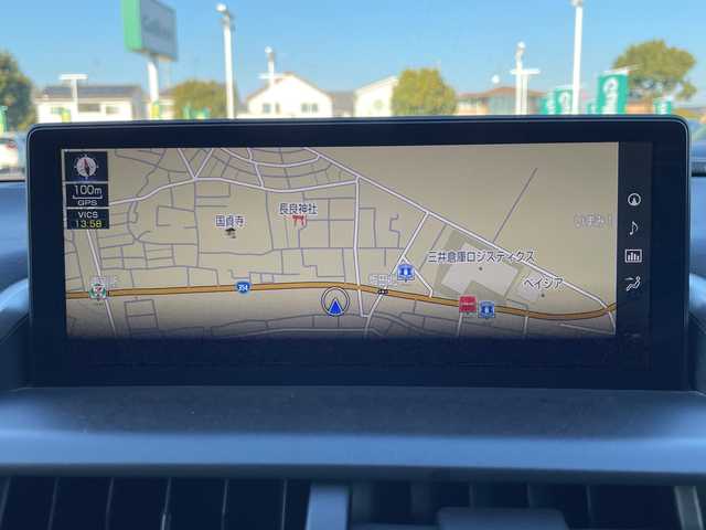 レクサス ＮＸ 300 スパイス&シック 群馬県 2020(令2)年 4.8万km ソニッククォーツ パノラマルーフ/純正10.3インチワイドナビ/（CD/DVD/SD/Bluetooth/USB/Miracast）/フルセグテレビ/バック・サイドカメラ/セーフティシステムプラス/・プリクラッシュセーフティシステム/・レーントレーシングアシスト/・アダプティブハイビームシステム/・レーダークルーズコントロール/・ロードサインアシスト/・先行車発進告知機能/ブラインドスポットモニター/リアクロストラフィックアラート/パーキングサポートブレーキ/ハンズフリーパワーバックドア/角型三眼LEDヘッドランプ/ボディ同色フェンダーアーチモール/ステアリングヒーター/黒レザーシート/シートヒーター/エアシート/パワーシート/シートメモリー