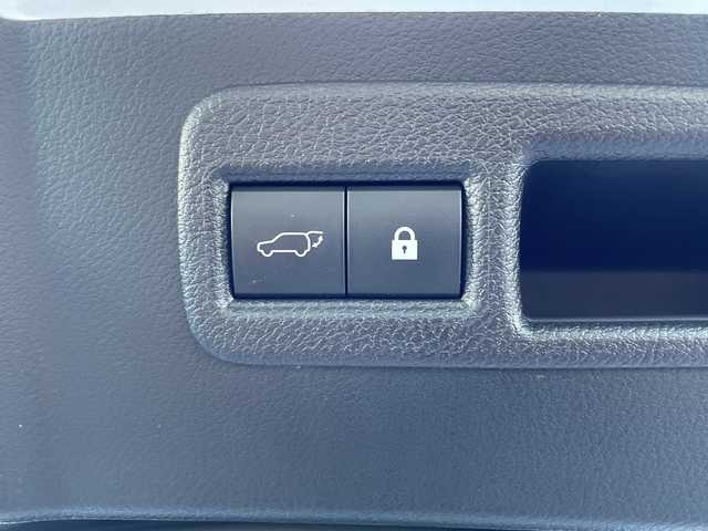 レクサス ＮＸ 300 スパイス&シック 群馬県 2020(令2)年 4.8万km ソニッククォーツ パノラマルーフ/純正10.3インチワイドナビ/（CD/DVD/SD/Bluetooth/USB/Miracast）/フルセグテレビ/バック・サイドカメラ/セーフティシステムプラス/・プリクラッシュセーフティシステム/・レーントレーシングアシスト/・アダプティブハイビームシステム/・レーダークルーズコントロール/・ロードサインアシスト/・先行車発進告知機能/ブラインドスポットモニター/リアクロストラフィックアラート/パーキングサポートブレーキ/ハンズフリーパワーバックドア/角型三眼LEDヘッドランプ/ボディ同色フェンダーアーチモール/ステアリングヒーター/黒レザーシート/シートヒーター/エアシート/パワーシート/シートメモリー