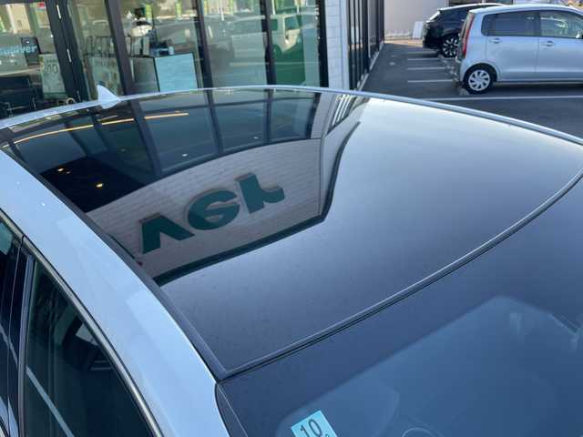 レクサス ＮＸ 300 スパイス&シック 群馬県 2020(令2)年 4.8万km ソニッククォーツ パノラマルーフ/純正10.3インチワイドナビ/（CD/DVD/SD/Bluetooth/USB/Miracast）/フルセグテレビ/バック・サイドカメラ/セーフティシステムプラス/・プリクラッシュセーフティシステム/・レーントレーシングアシスト/・アダプティブハイビームシステム/・レーダークルーズコントロール/・ロードサインアシスト/・先行車発進告知機能/ブラインドスポットモニター/リアクロストラフィックアラート/パーキングサポートブレーキ/ハンズフリーパワーバックドア/角型三眼LEDヘッドランプ/ボディ同色フェンダーアーチモール/ステアリングヒーター/黒レザーシート/シートヒーター/エアシート/パワーシート/シートメモリー