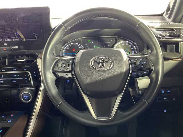 トヨタ ハリアー ハイブリッド Z レザーパッケージ 沖縄県 2021(令3)年 4万km プレシャスブラックパール 県外仕入れ/禁煙車/トヨタセーフティーセンス/・プリクラッシュセーフティ/・レーントレーシングアシスト/・レーダークルーズコントロール/・アダプティブハイビームシステム/・オートマチックハイビーム/・ロードサインアシスト/モデリスタエアロ/マフラーカッター/パノラミックビューモニター/純正ディスプレイオーディオ/・フルセグTV/・スマートホン連携/・Bluetooth/ＪＢＬプレミアムサウンド/デジタルインナーミラー/置くだけ充電/レザーシート/シートヒーター/シートクーラー/パワーバックドア/パワーシート/ブラインドスポットモニター/ヘッドアップディススレイ/純正19インチアルミ