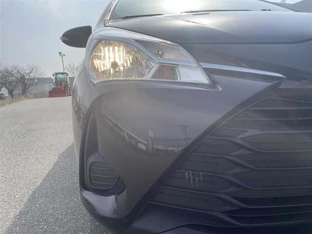 トヨタ ヴィッツ F セーフティエディション 山形県 2018(平30)年 2.5万km ボルドーマイカメタリック 衝突軽減ブレーキ/レーンアシスト/スマートキー/純正ナビ/　【CD BT】/ワンセグTV/バックカメラ/ETC/ドライブレコーダー/オートハイビーム/横滑り防止装置/純正フロアマット/ドアバイザー