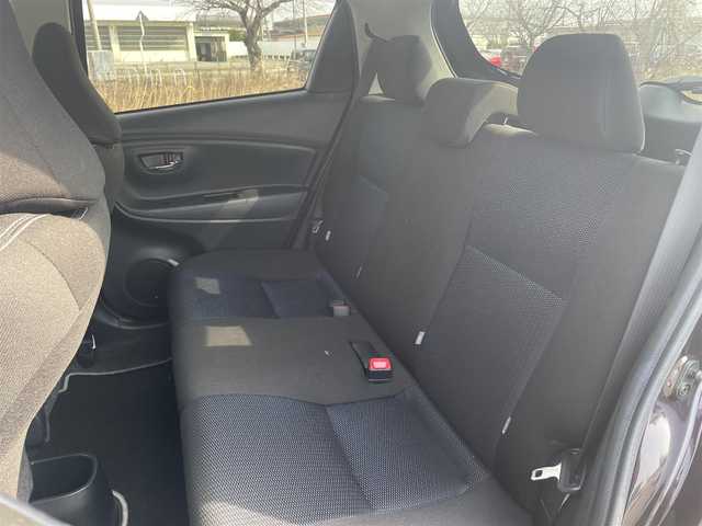 トヨタ ヴィッツ F セーフティエディション 山形県 2018(平30)年 2.5万km ボルドーマイカメタリック 衝突軽減ブレーキ/レーンアシスト/スマートキー/純正ナビ/　【CD BT】/ワンセグTV/バックカメラ/ETC/ドライブレコーダー/オートハイビーム/横滑り防止装置/純正フロアマット/ドアバイザー