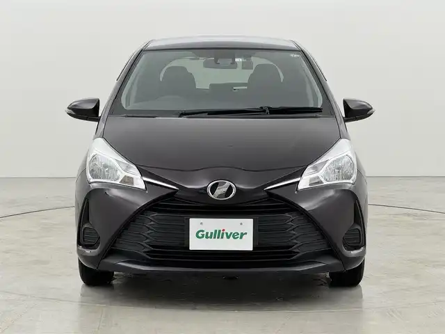 トヨタ ヴィッツ F セーフティエディション 福岡県 2018(平30)年 2.5万km ボルドーマイカメタリック 純正ナビ（ＢＴ、フルセグＴＶ）　/ＥＴＣ　/バックカメラ　/前後ドライブレコーダー　/衝突軽減システム　/横滑り防止装置　/レーンキープ　/オートハイビーム　/コーナーセンサー　/ＡＢＳ　/社外１４インチアルミホイール