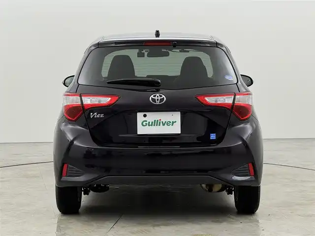 トヨタ ヴィッツ F セーフティエディション 福岡県 2018(平30)年 2.5万km ボルドーマイカメタリック 純正ナビ（ＢＴ、フルセグＴＶ）　/ＥＴＣ　/バックカメラ　/前後ドライブレコーダー　/衝突軽減システム　/横滑り防止装置　/レーンキープ　/オートハイビーム　/コーナーセンサー　/ＡＢＳ　/社外１４インチアルミホイール