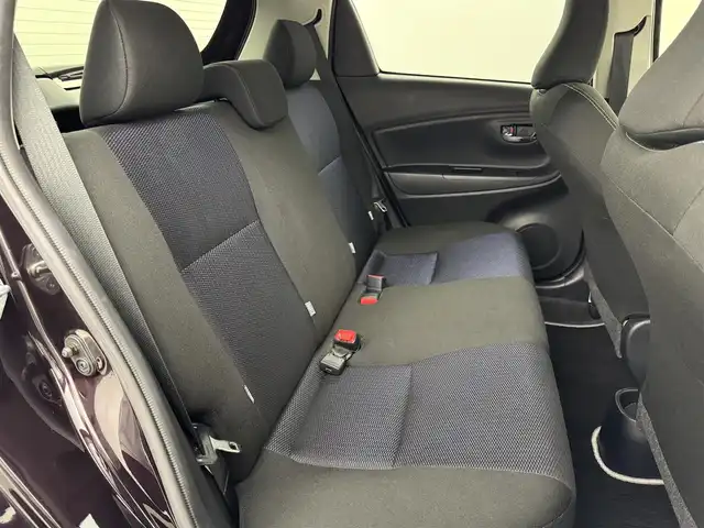 トヨタ ヴィッツ F セーフティエディション 福岡県 2018(平30)年 2.5万km ボルドーマイカメタリック 純正ナビ（ＢＴ、フルセグＴＶ）　/ＥＴＣ　/バックカメラ　/前後ドライブレコーダー　/衝突軽減システム　/横滑り防止装置　/レーンキープ　/オートハイビーム　/コーナーセンサー　/ＡＢＳ　/社外１４インチアルミホイール