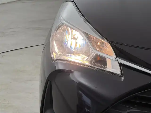 トヨタ ヴィッツ F セーフティエディション 福岡県 2018(平30)年 2.5万km ボルドーマイカメタリック 純正ナビ（ＢＴ、フルセグＴＶ）　/ＥＴＣ　/バックカメラ　/前後ドライブレコーダー　/衝突軽減システム　/横滑り防止装置　/レーンキープ　/オートハイビーム　/コーナーセンサー　/ＡＢＳ　/社外１４インチアルミホイール