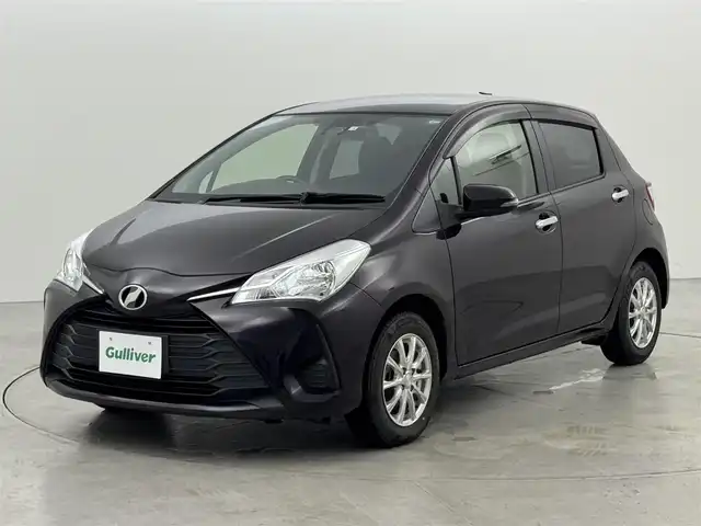 トヨタ ヴィッツ F セーフティエディション 福岡県 2018(平30)年 2.5万km ボルドーマイカメタリック 純正ナビ（ＢＴ、フルセグＴＶ）　/ＥＴＣ　/バックカメラ　/前後ドライブレコーダー　/衝突軽減システム　/横滑り防止装置　/レーンキープ　/オートハイビーム　/コーナーセンサー　/ＡＢＳ　/社外１４インチアルミホイール